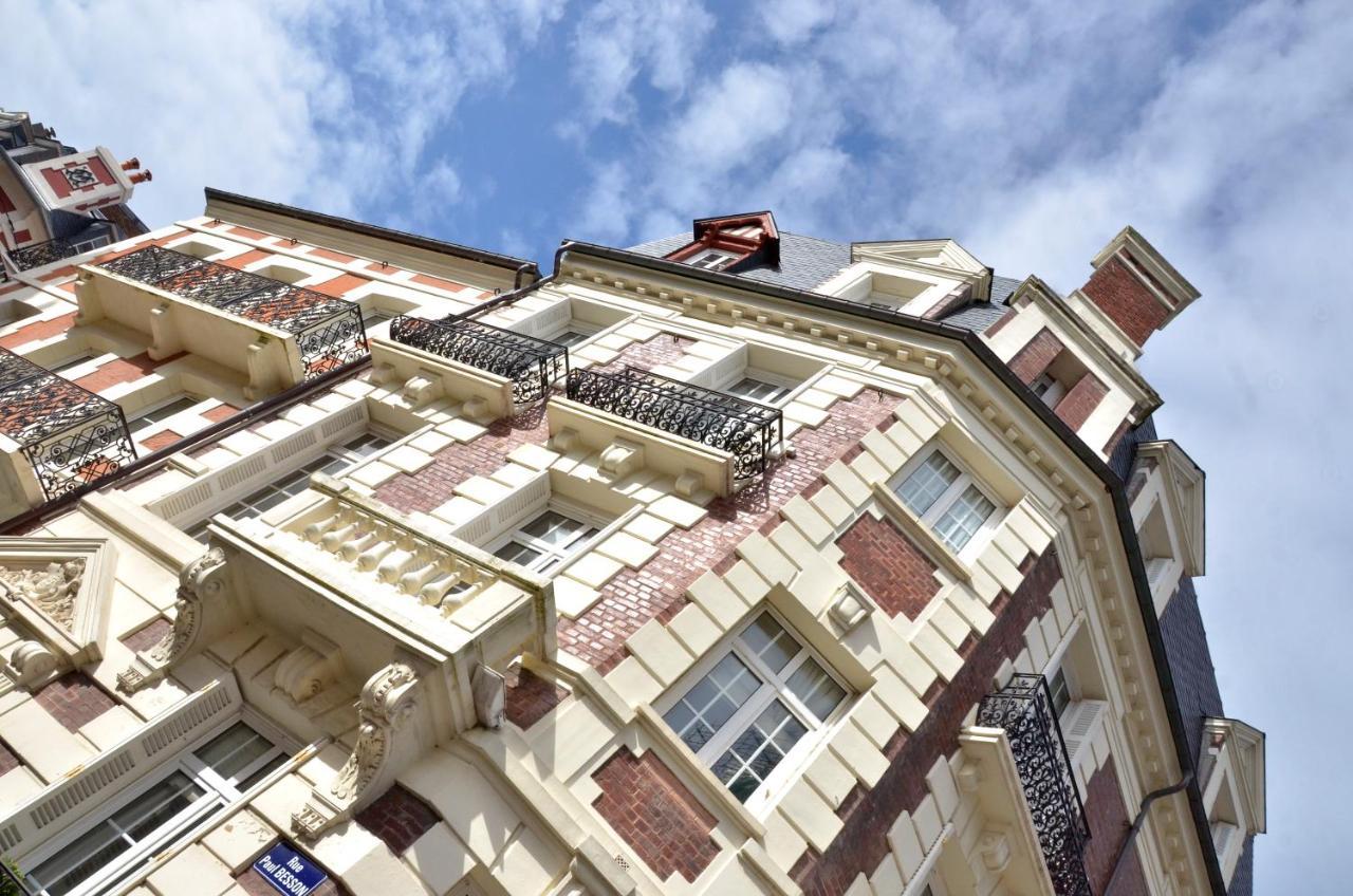 Hotel Le Fer A Cheval ทรูวิลล์-ซูร์-แมร์ ภายนอก รูปภาพ