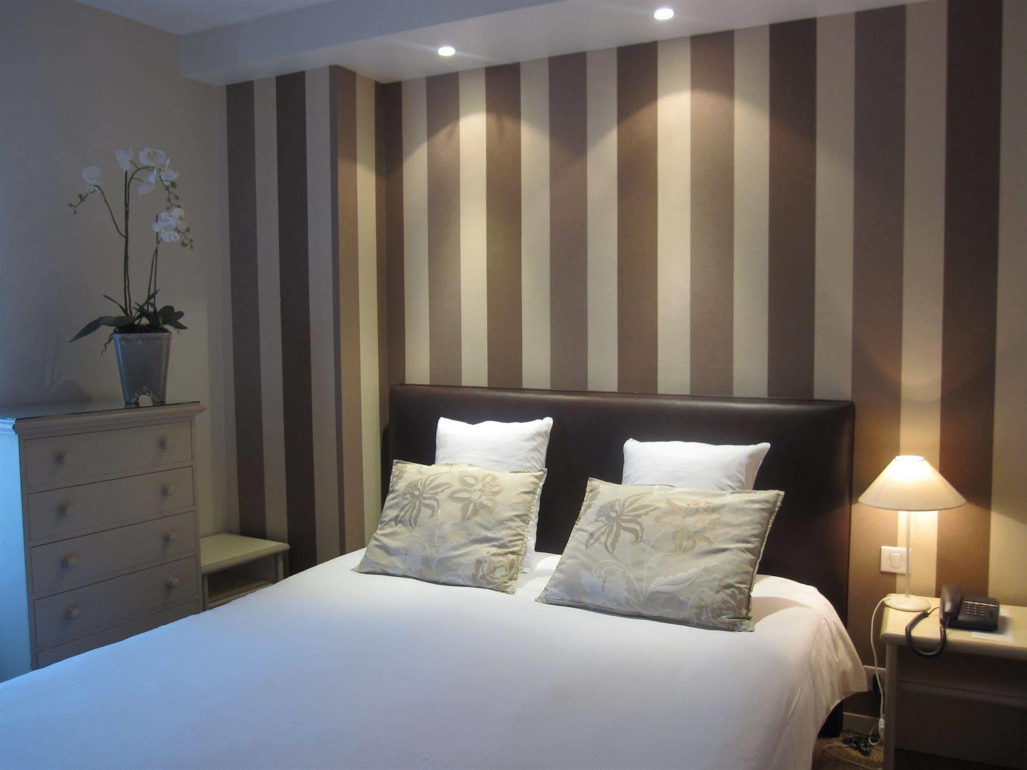 Hotel Le Fer A Cheval ทรูวิลล์-ซูร์-แมร์ ภายนอก รูปภาพ