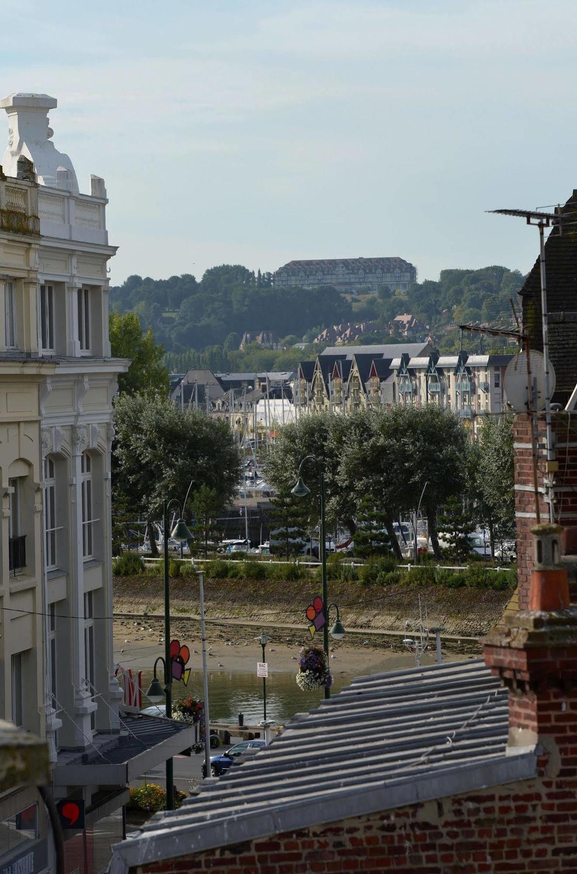 Hotel Le Fer A Cheval ทรูวิลล์-ซูร์-แมร์ ภายนอก รูปภาพ